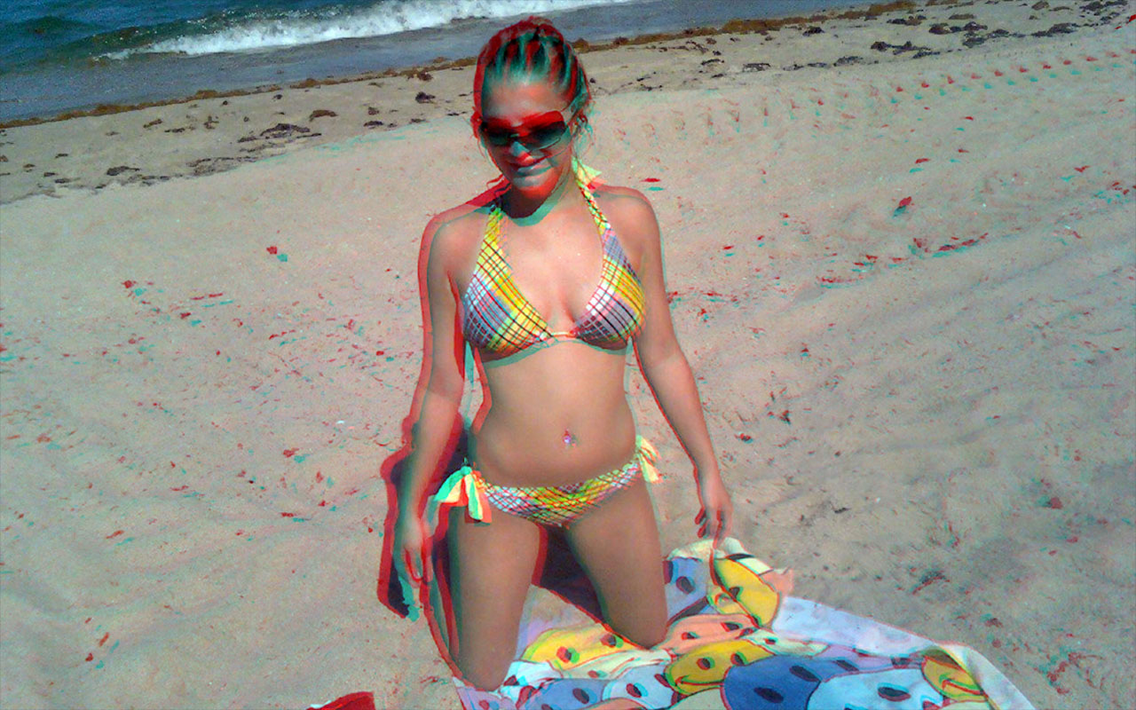 3D Brunette At Beach